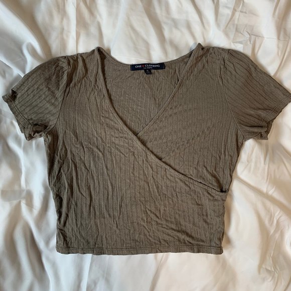 ONE CLOTHING V-neck Crop-top Size S - Picture 1 of 3
